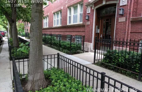 2 Bedroom Andersonville Apartment