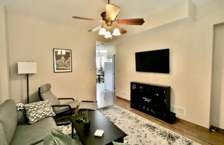 2 Bedroom Irving Park Apartment