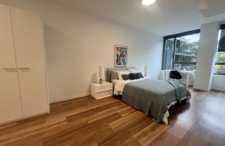 1 Bedroom Lakeview Apartment