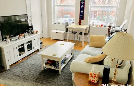 1 Bedroom Lincoln Square Apartment