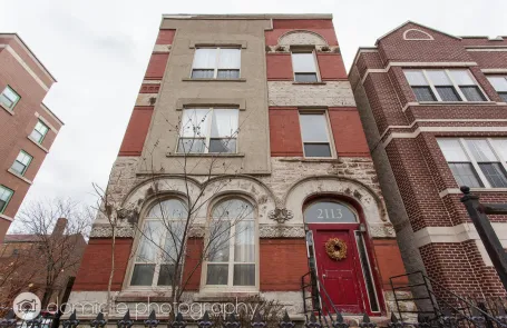 3 Bedroom Near West Side Apartment