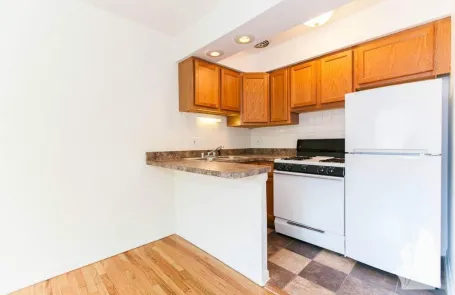 1 Bedroom Lakeview Apartment