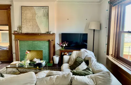 2 Bedroom Lakeview Apartment