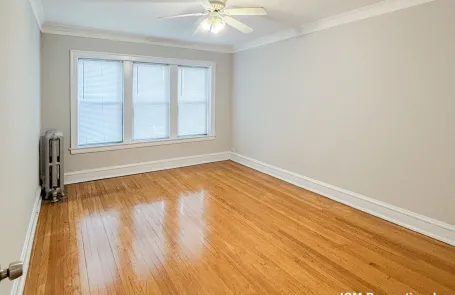 2 Bedroom Ravenswood Apartment