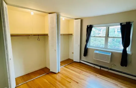 1 Bedroom Lakeview Apartment