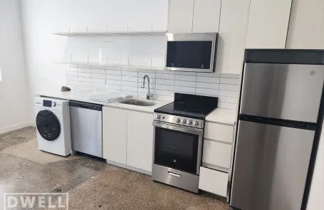 Studio Uptown Apartment