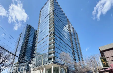 1 Bedroom Lincoln Park Apartment