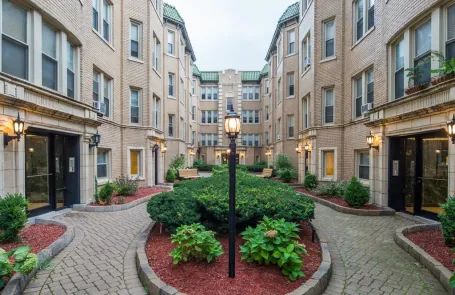 1 Bedroom Ravenswood Apartment