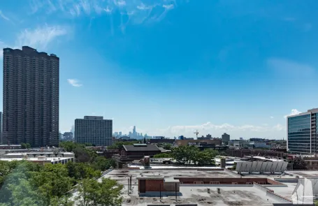 2 Bedroom Lakeview Apartment
