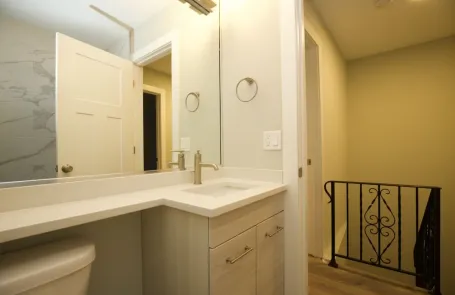 2 Bedroom Lakeview Apartment