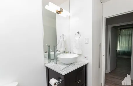 2 Bedroom Streeterville Apartment