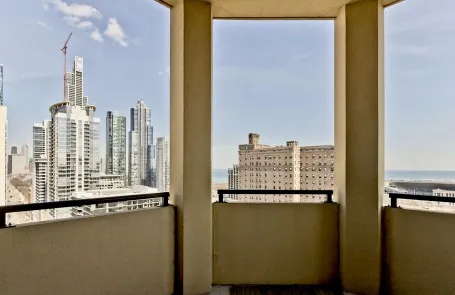 3 Bedroom South Loop Apartment