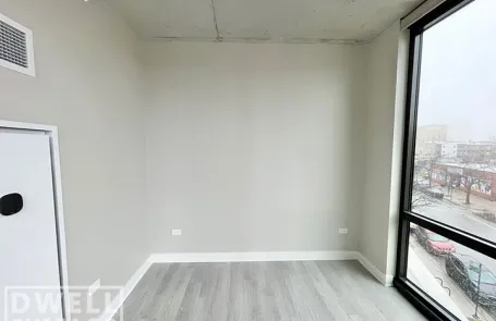 3 Bedroom Uptown Apartment