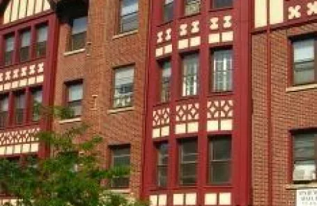 3 Bedroom Lakeview Apartment