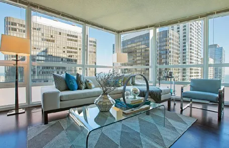 3 Bedroom Streeterville Apartment