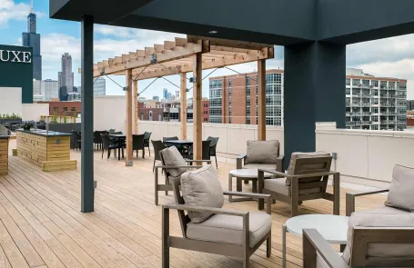 2 Bedroom West Loop Apartment