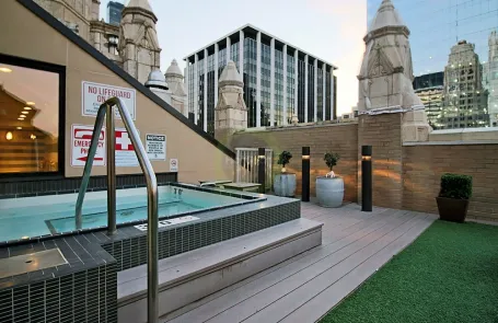 2 Bedroom Chicago Loop Apartment