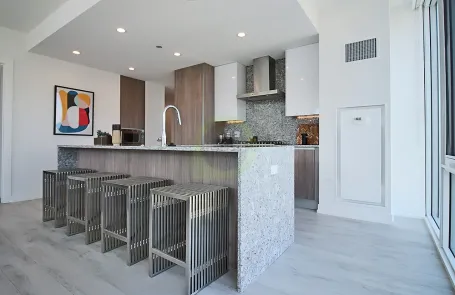 2 Bedroom Old Town Apartment