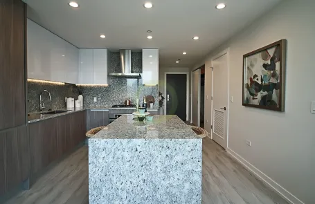 1 Bedroom Old Town Apartment