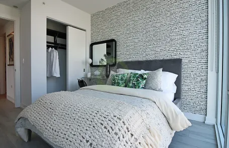 2 Bedroom Old Town Apartment