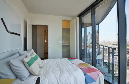 2 Bedroom West Loop Apartment