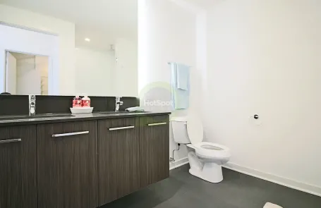 3 Bedroom West Loop Apartment