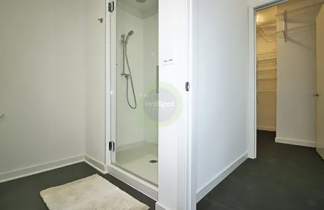 3 Bedroom West Loop Apartment