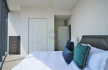 3 Bedroom West Loop Apartment
