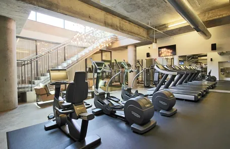 2 Bedroom West Loop Apartment