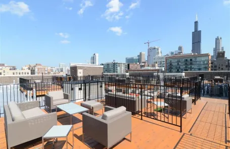 2 Bedroom South Loop Apartment