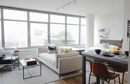 Studio River North Apartment