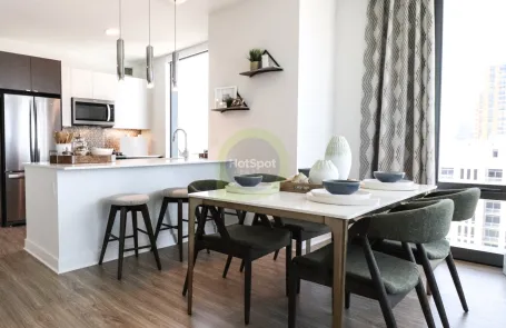 2 Bedroom South Loop Apartment