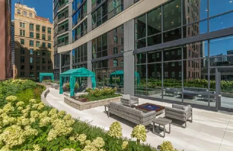 2 Bedroom Chicago Loop Apartment
