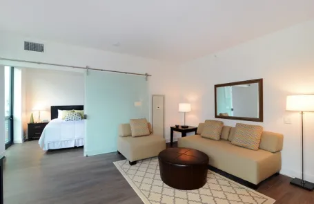 1 Bedroom Chicago Loop Apartment