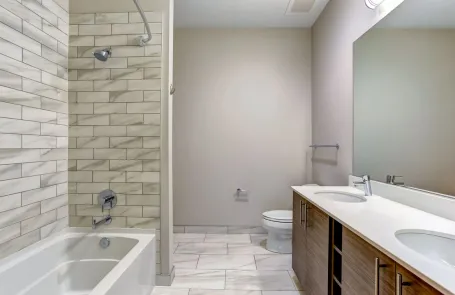 2 Bedroom West Loop Apartment