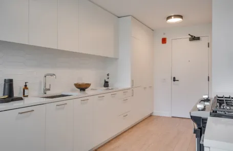 3 Bedroom West Loop Apartment