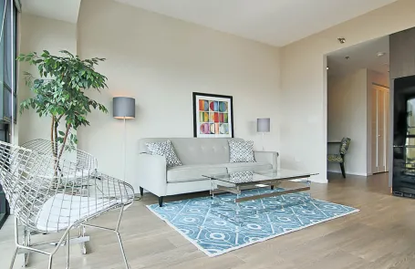 1 Bedroom Old Town Apartment