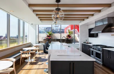 2 Bedroom Old Town Apartment