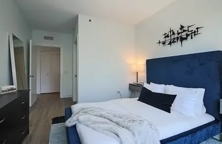 2 Bedroom West Loop Apartment