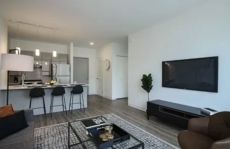 2 Bedroom West Loop Apartment