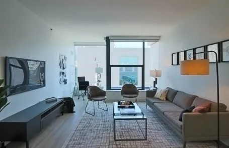 2 Bedroom West Loop Apartment