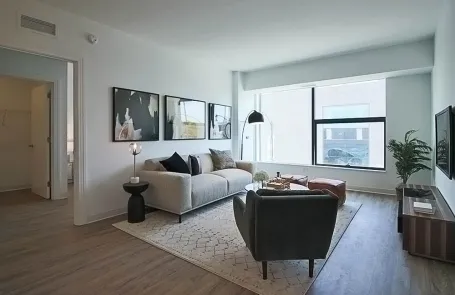 2 Bedroom West Loop Apartment