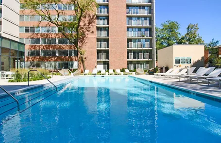 Studio University Village Apartment