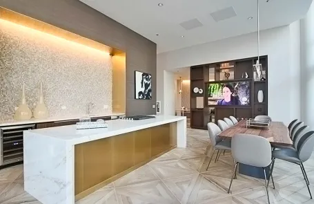 2 Bedroom Streeterville Apartment