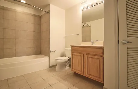 Studio Fulton Market Apartment
