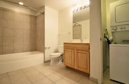 Studio Fulton Market Apartment
