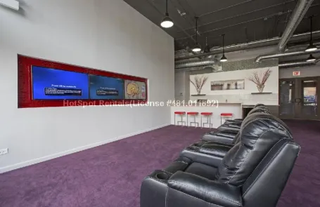 1 Bedroom South Loop Apartment