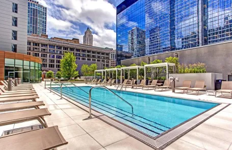 Studio Chicago Loop Apartment