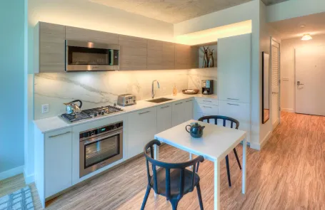 Studio West Loop Apartment
