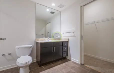 Studio River North Apartment